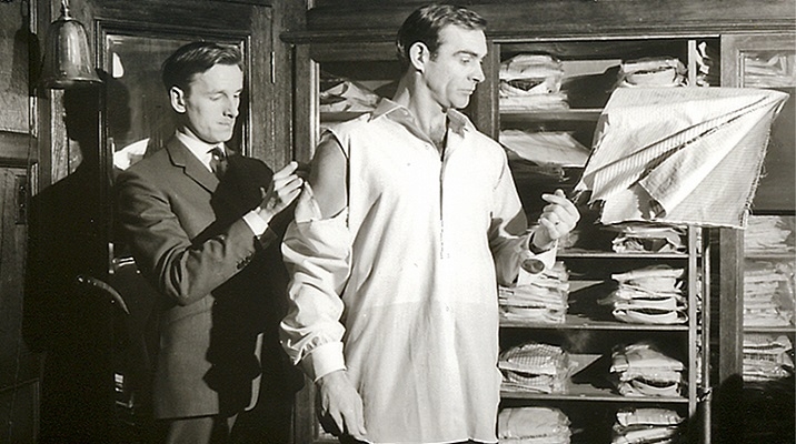 Sean Connery getting measured by Michael Fish