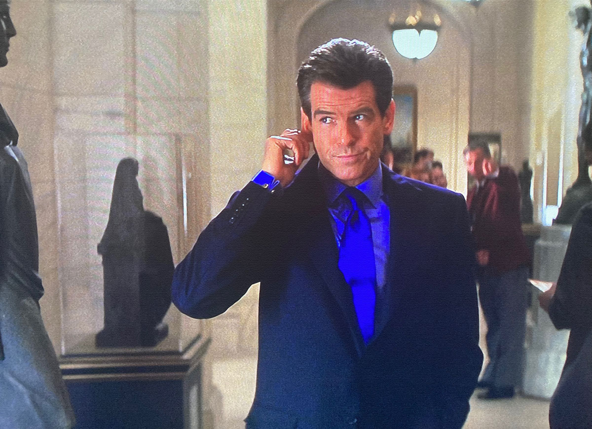 Navy Suit blue on blue shirt and tie Pierce Brosnan Thomas Crown 