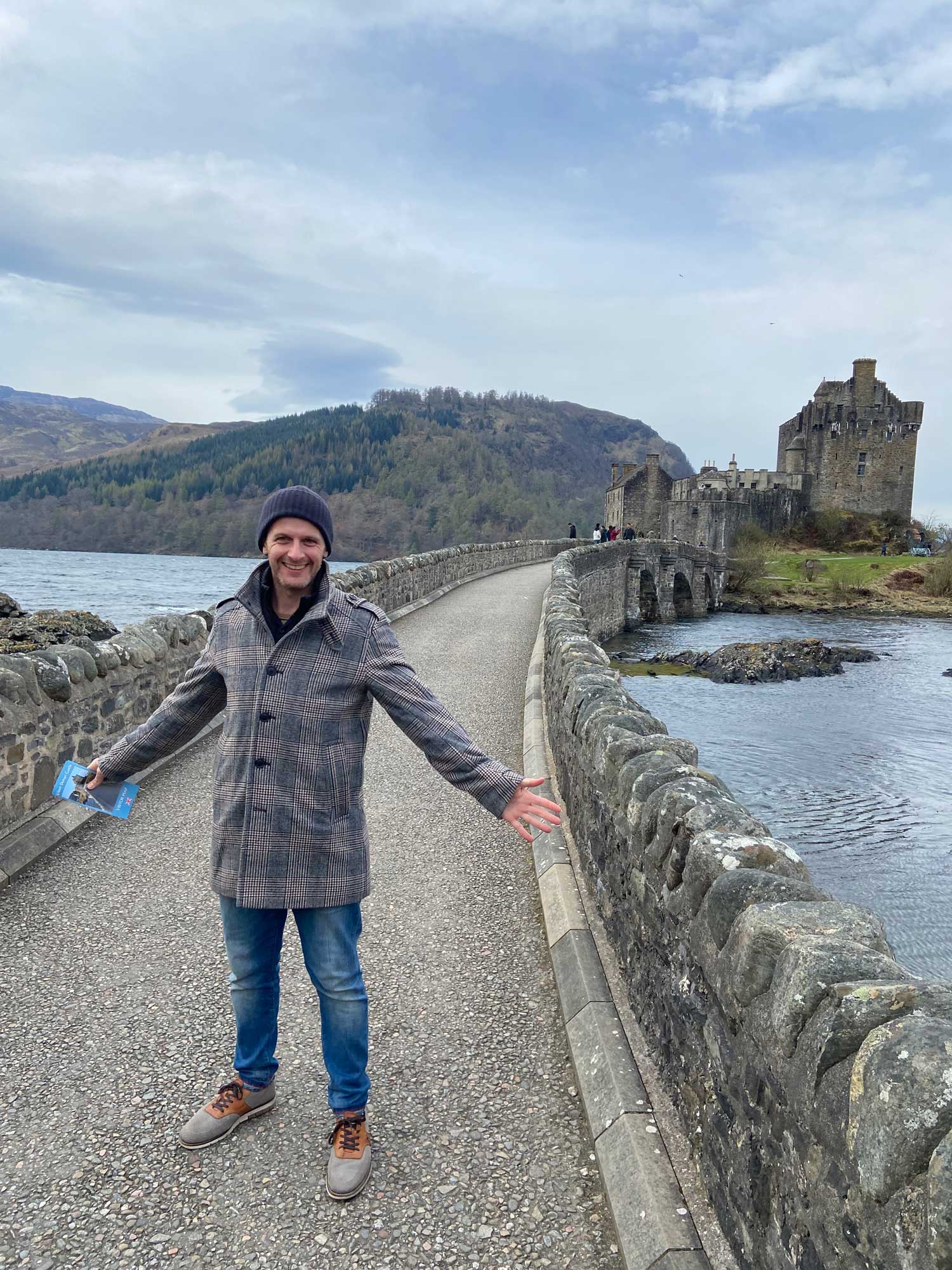 Bond and Scotland Eilean donan castle