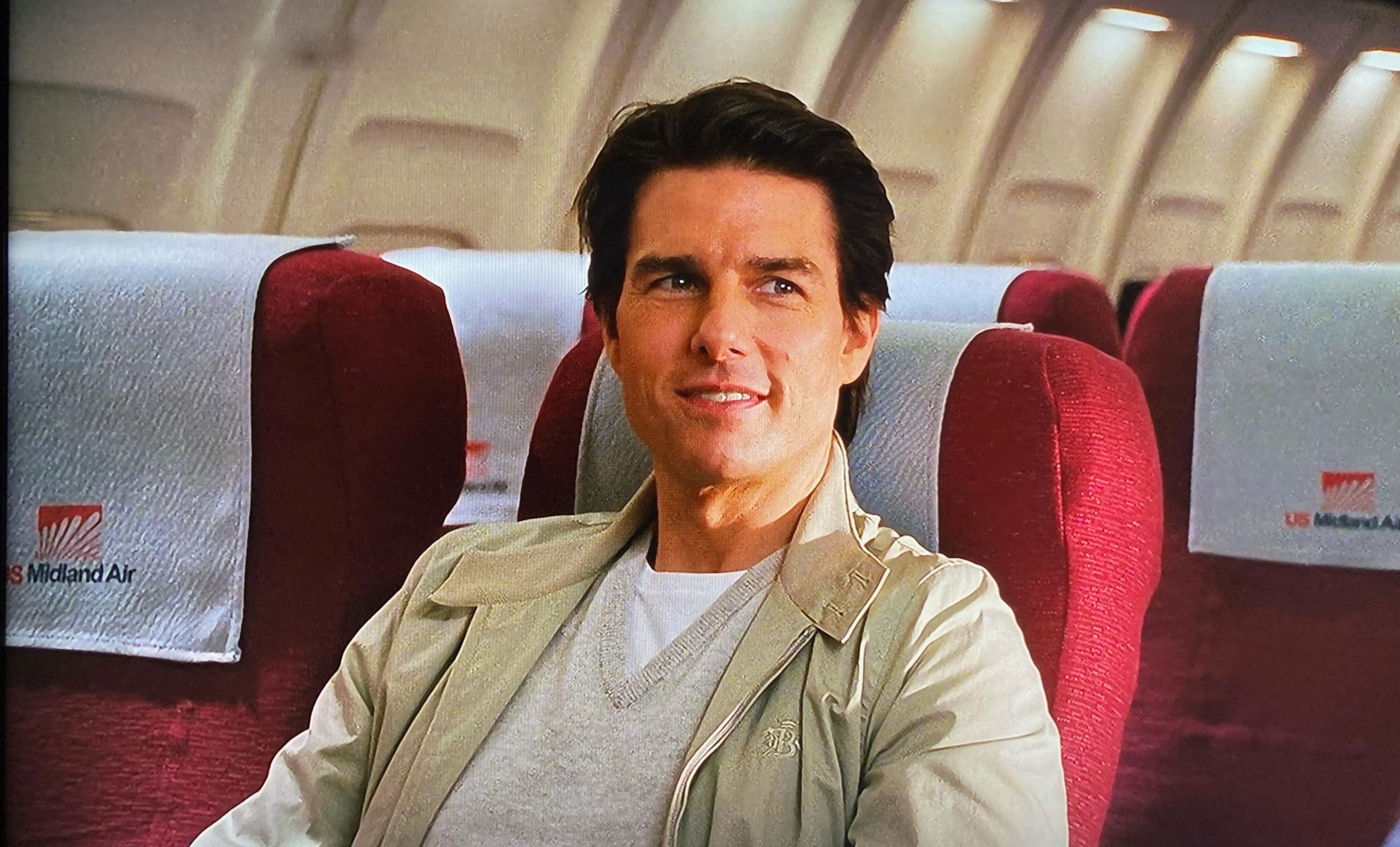 Baracuta jacket on Tom Cruise in Knight and Day sitting on a plane